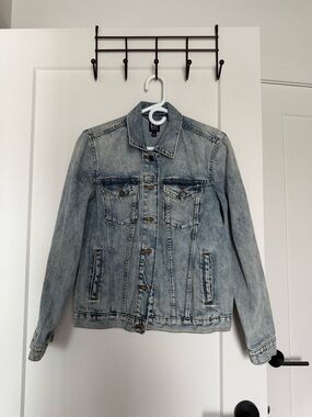 Light Wash GAP Denim Jacket - Blue